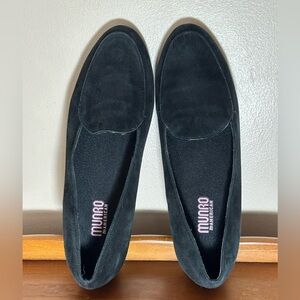 Munro Womens 9 Classic Black Suede Loafers Shock Absorbing Heels